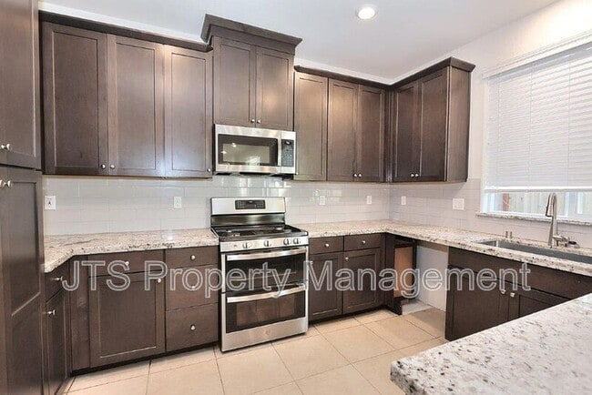 Building Photo - 3513 Birdland Ave