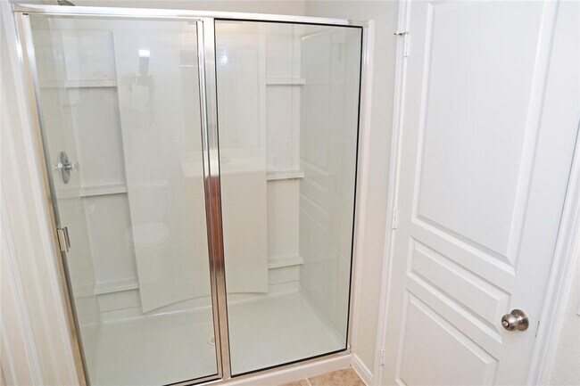 Building Photo - 12323 Skyview Manor Dr