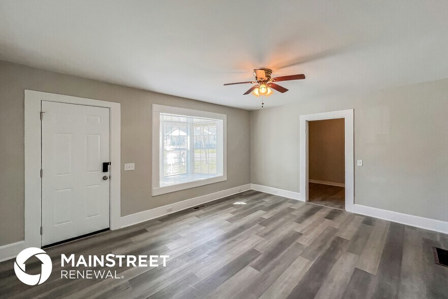 Building Photo - 125 Inglenook Dr