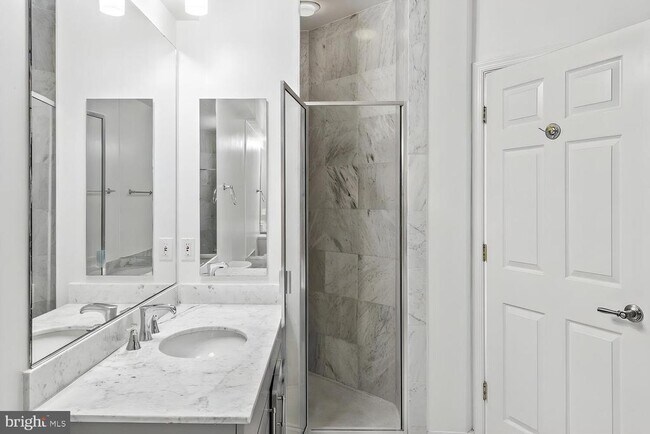 Building Photo - 100 Harborview Dr