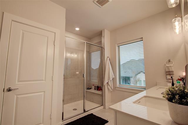 Building Photo - 1054 Maverick Dr