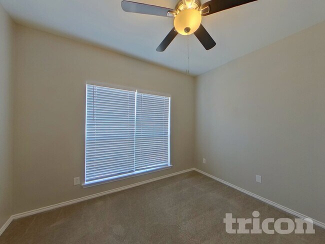 Building Photo - 1081 Treehouse Ln