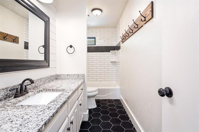 Building Photo - 1824 Huron Trail