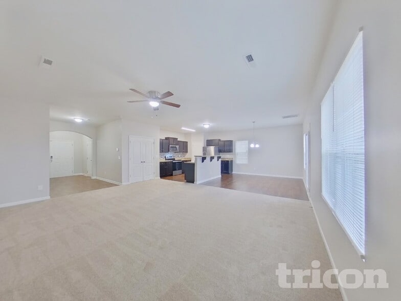 Building Photo - 11335 Breezehill Ln
