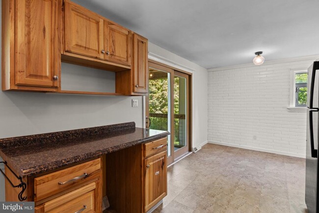 Building Photo - 328 Edgemere Dr