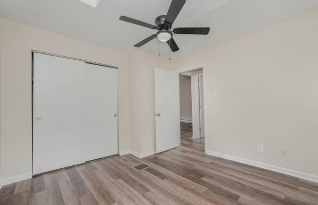 Building Photo - 3030 Cleinview Ave