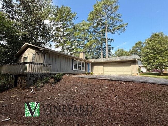 Building Photo - 1000 Martin Lake Path