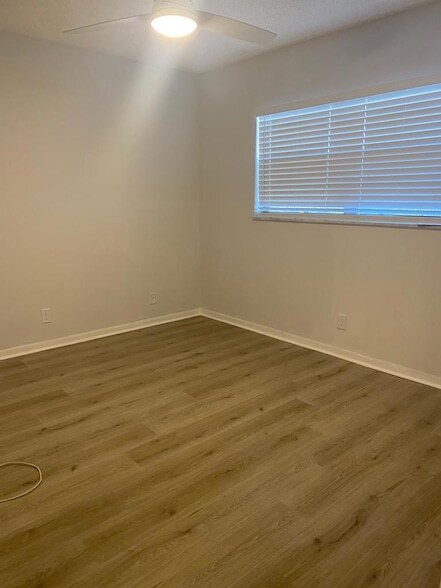 Building Photo - 19 Abbey Ln