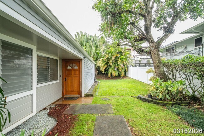 Building Photo - 4 Bed 3 Bath in Kalihi Valley
