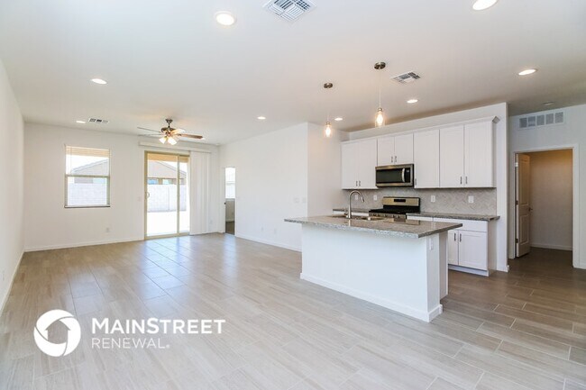 Building Photo - 3723 E Sandoval Dr