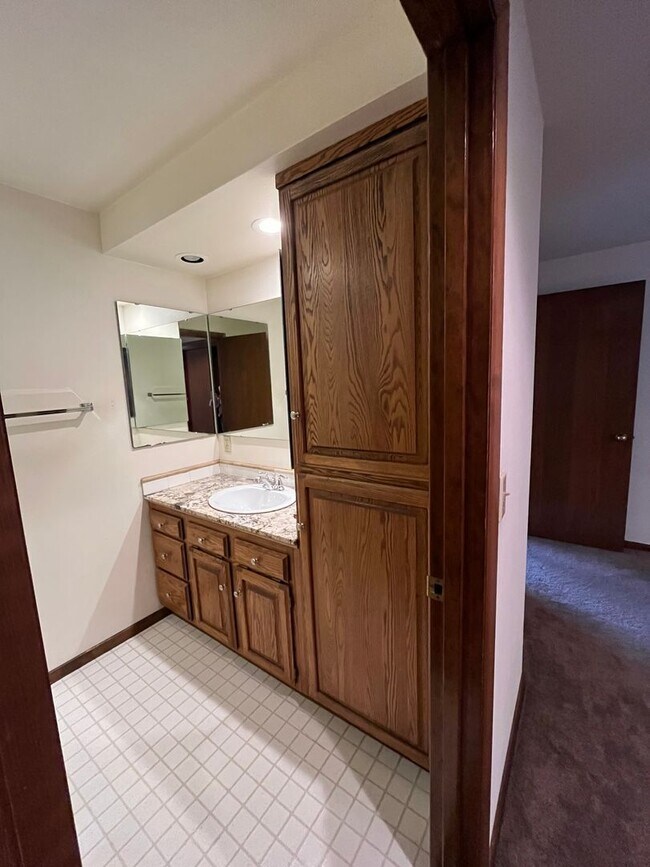 Building Photo - 180 Degree View of Bellingham Bay - Water/Sewer and Gas Included in Rent