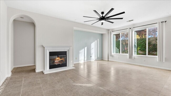 Building Photo - 1528 Morning Glory Ln