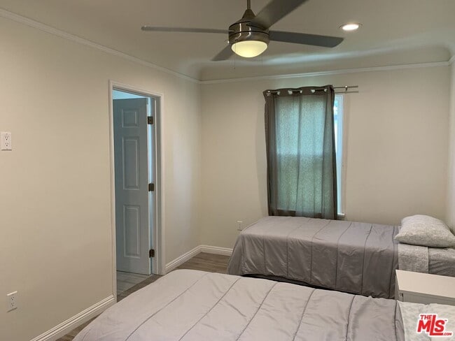 Building Photo - 1123 S Clark Dr