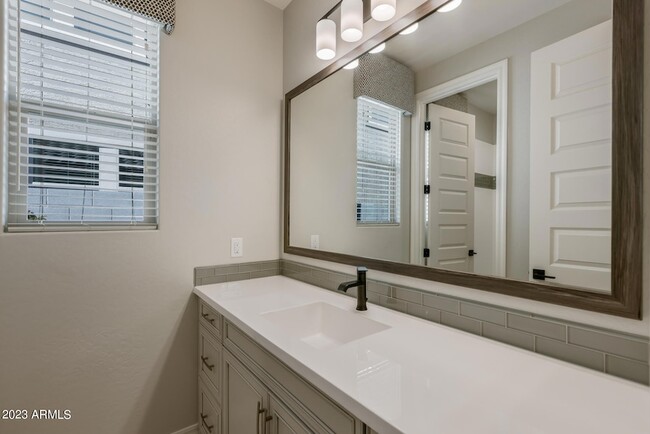 Building Photo - 15292 W Linden St