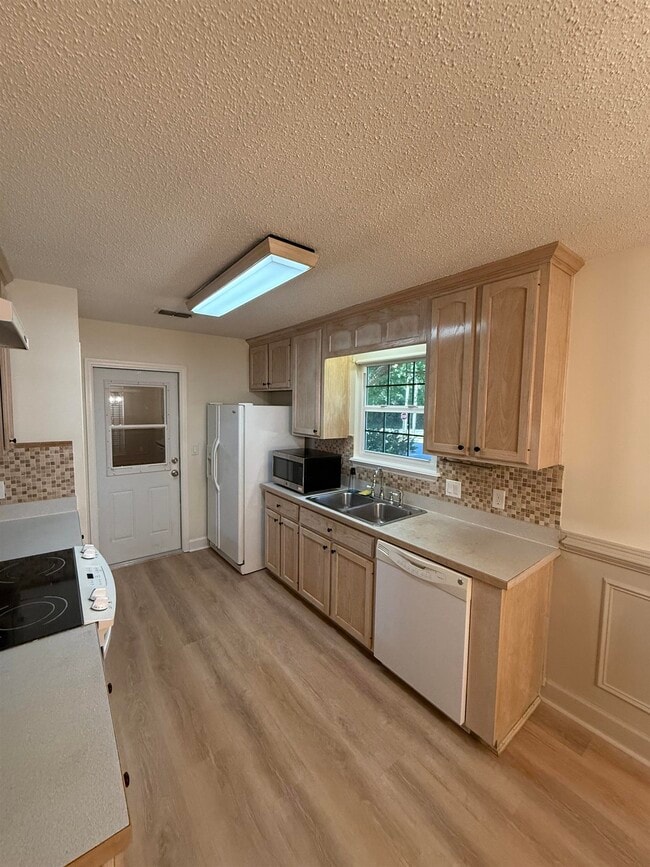 Building Photo - 4305 Snoopy Ln