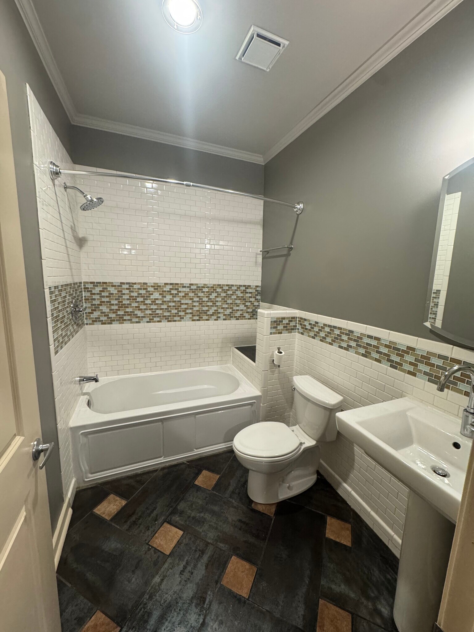 Bath - 200 E 43rd St