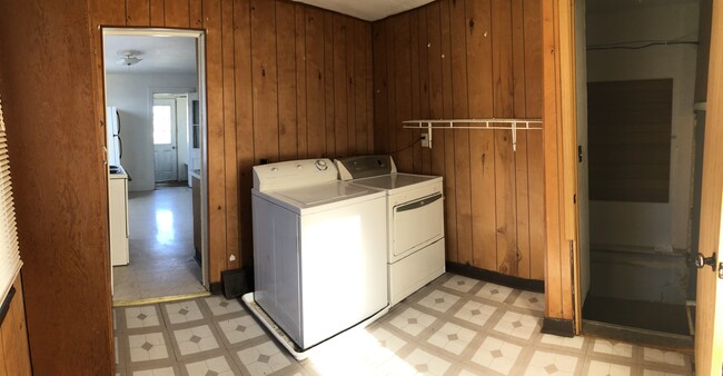 Laundry Room - 105 Commercial St