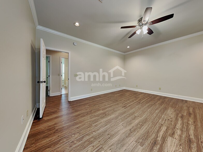 Building Photo - 1414 Caleb Trl