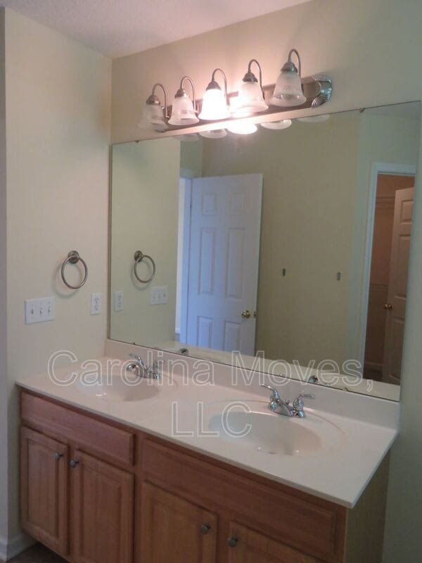 Building Photo - 22 Cunningham Cir