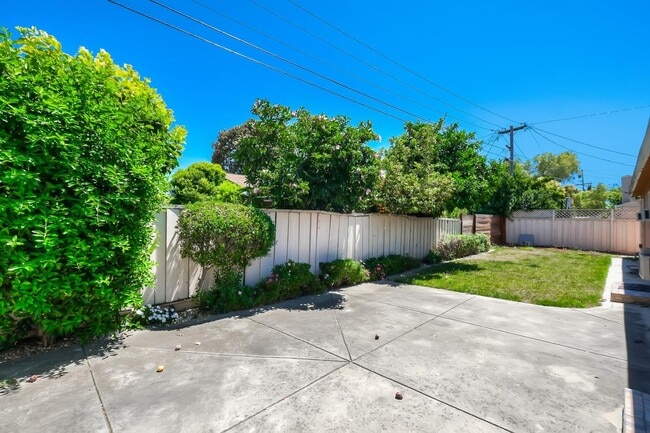 Building Photo - 4754 Bret Harte Ct