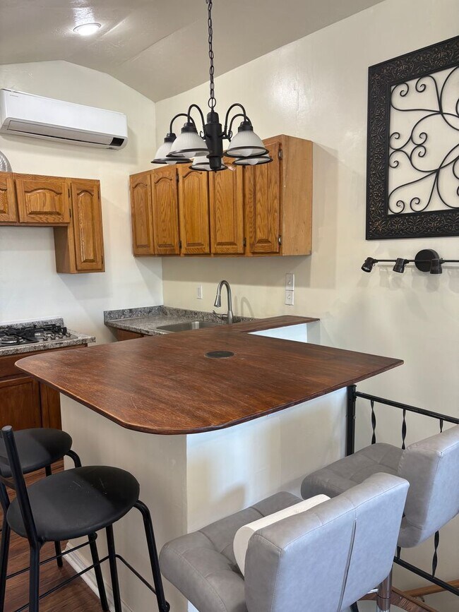 Building Photo - 2610 S Mission Rd