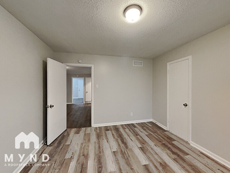 Building Photo - 5160 Rolling Meadows Dr