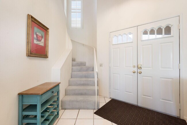 Building Photo - 260 Vista Royale Cir E