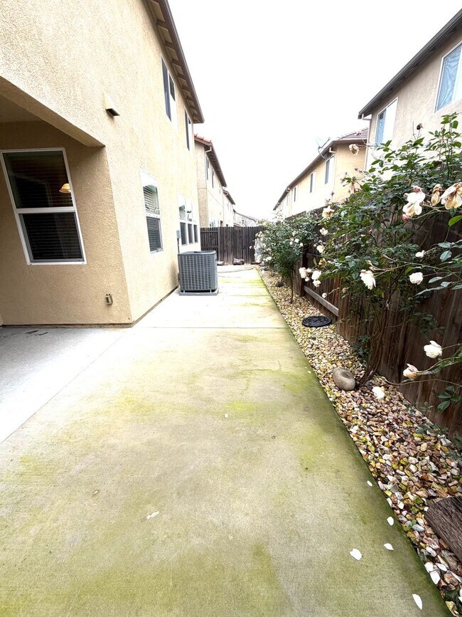 Building Photo - Spacious 5BR + Loft in Hamptons Village – Studio Suite, New HVAC, EV Charging