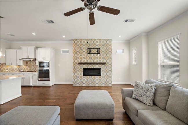 Building Photo - 4003 Centre Valley Ln