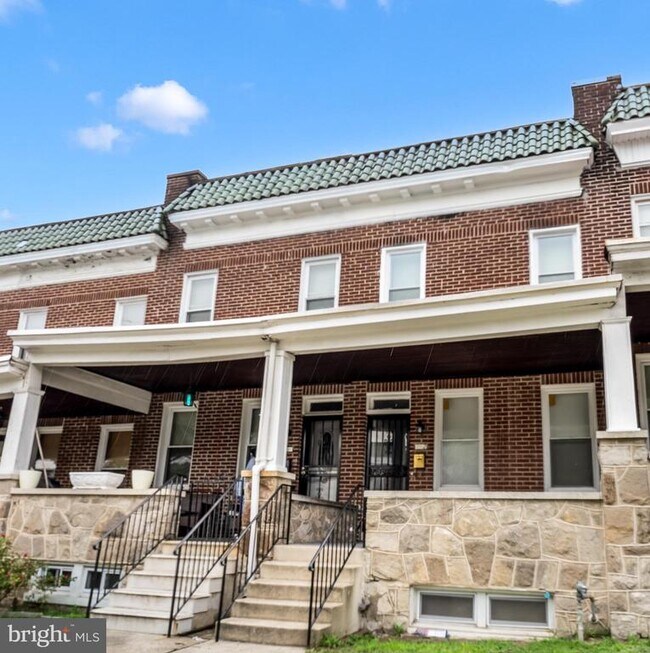 Building Photo - 2332 N Monroe St