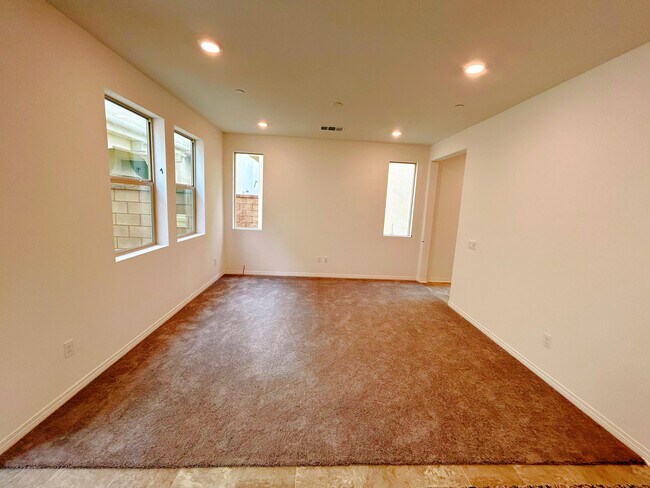 Building Photo - 5254 Wildflower Ln