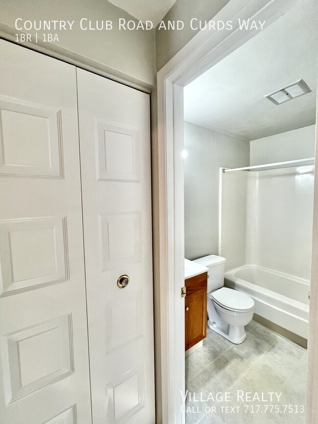 Building Photo - 671 Country Club Rd