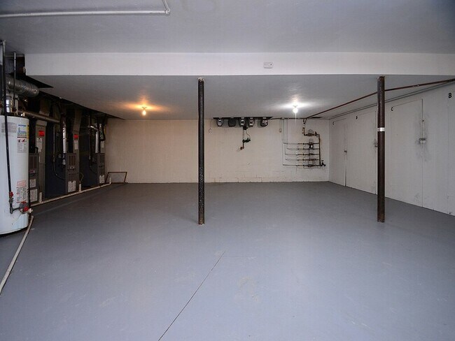 Building Photo - 3024 S 107th Ave