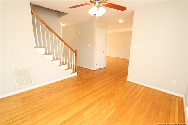 Building Photo - 101 Lake Meadow Dr