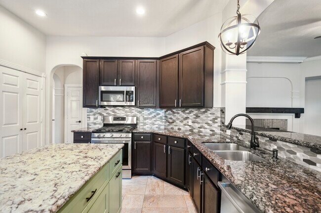 Building Photo - 5802 Sawyer Bend Ln