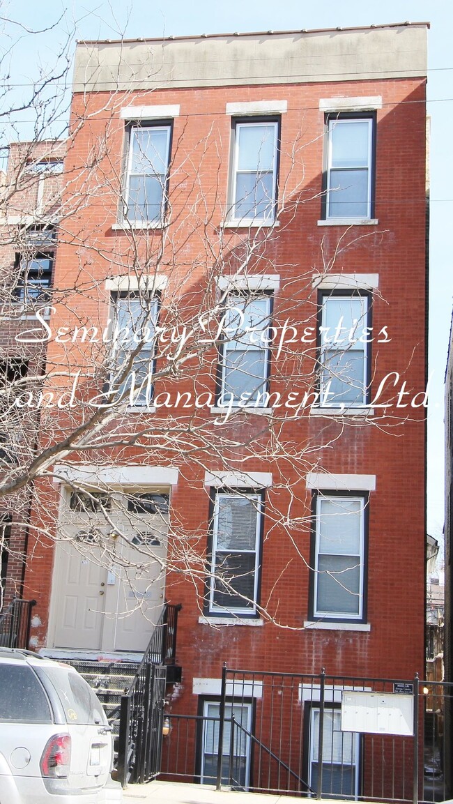 Building Photo - 1821 N Sheffield