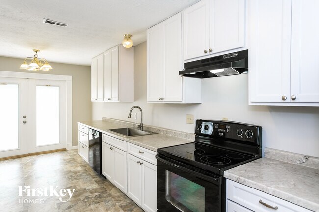Building Photo - 6753 Long Run Dr