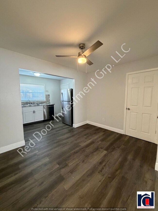 Building Photo - 2 Bedroom 1.5 Bath in the Heart of Downtown Deland~Available Now~