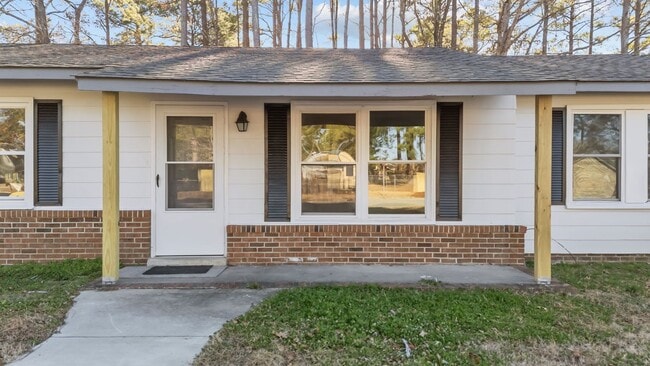 Building Photo - 620 Starling Way