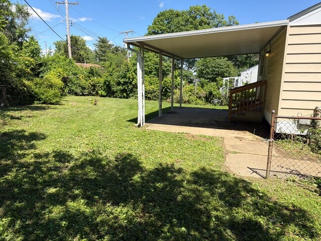 Building Photo - 457 Shepley Dr