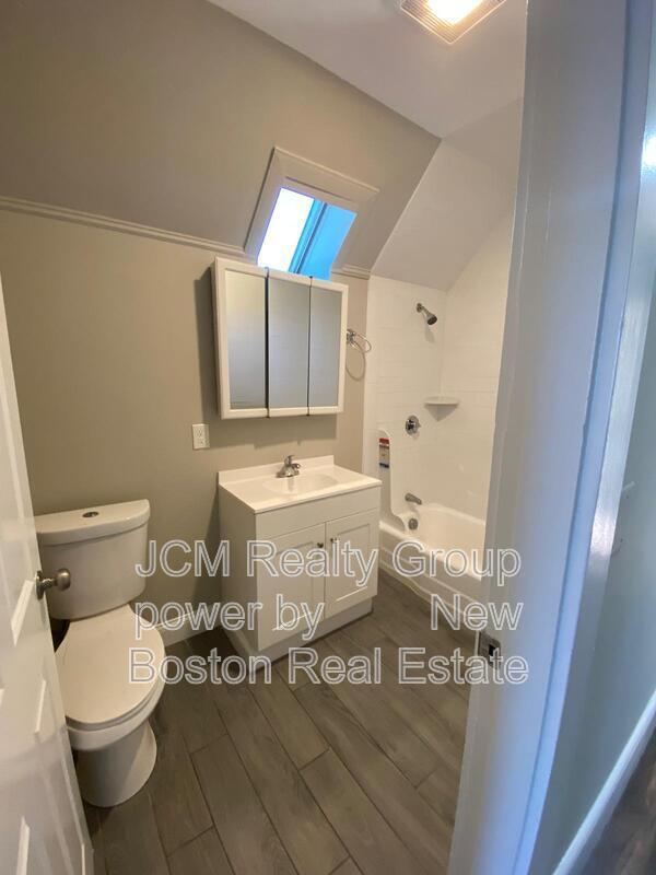 Building Photo - 65 Shepard St