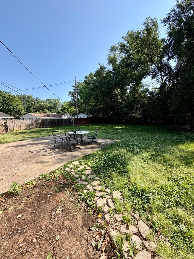 Building Photo - 1604 Marbo Ave
