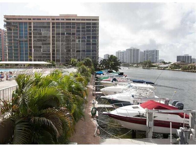 Building Photo - 1985 S Ocean Dr