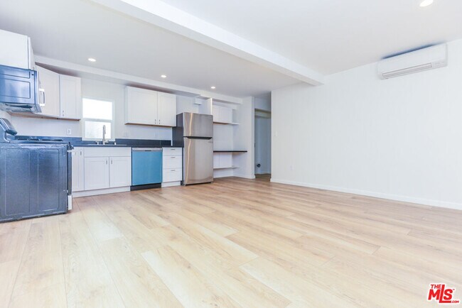 Building Photo - 1855 Euclid St