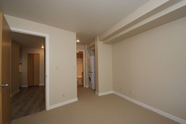 Building Photo - 3230 SW Avalon Way