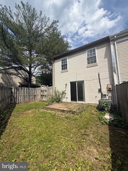 Building Photo - 306 Hillside Terrace