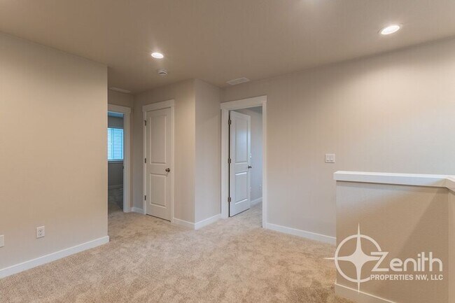 Building Photo - 124 S 88th Dr