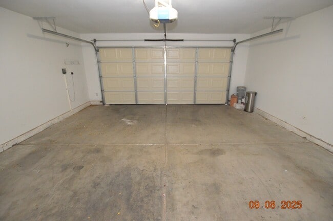 Building Photo - 8225 Mt Brodie Cir