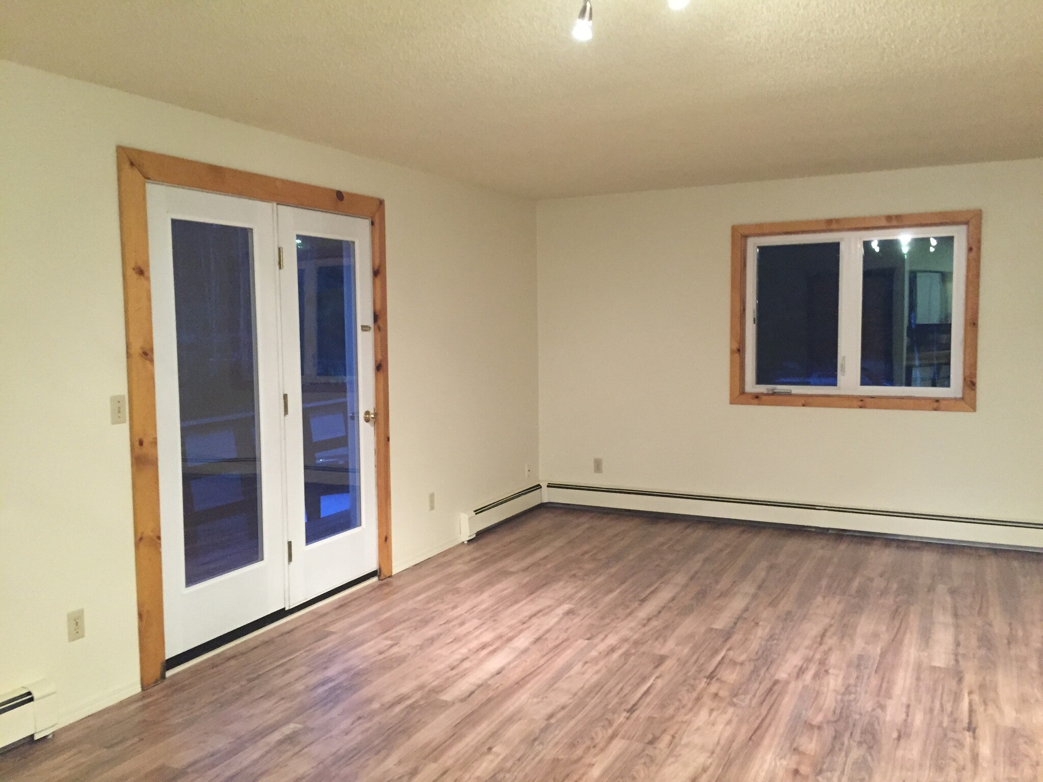Livingroom - 432 Kit Blvd