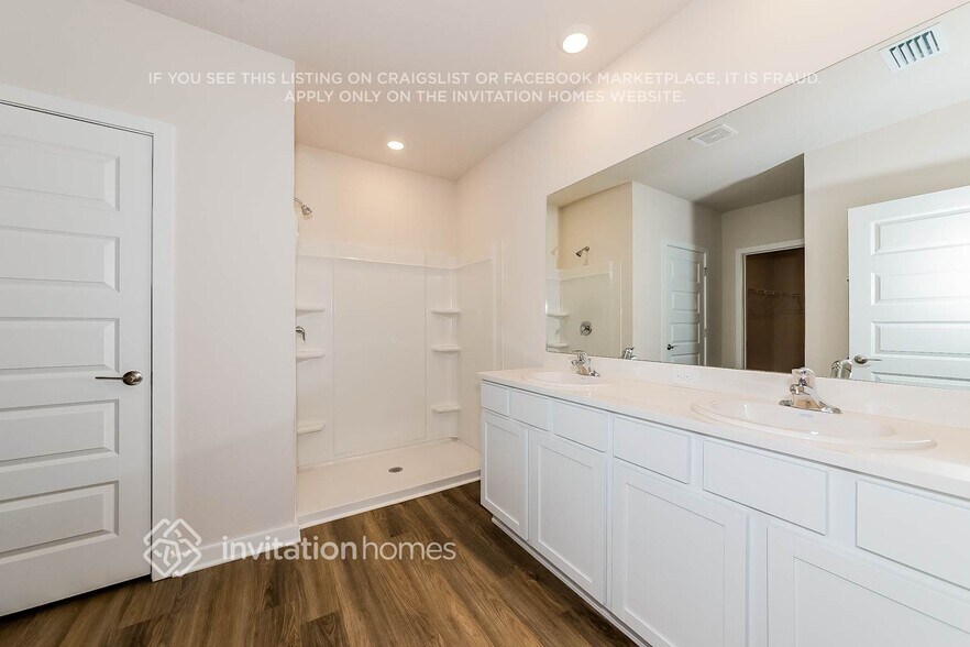 Building Photo - 18318 Wheathouse Pl